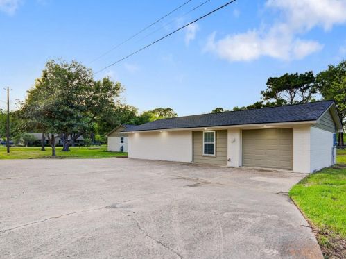 2153 Michael Ln, Pearland, TX 77581-8031