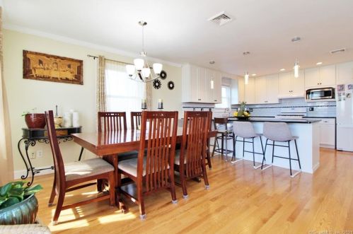 105 Edgefield Ave, Milford CT  06460-7833 exterior