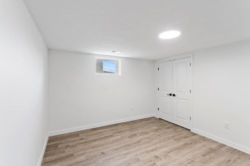 425 Blaine Ave, Canonsburg PA  15317-2107 exterior