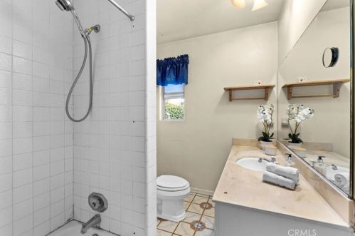 15328 Cranbrook Ave, Lawndale CA  90260-2425 exterior