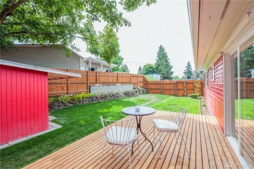 634 Ferndale Pl, Seattle WA  98056-8383 exterior