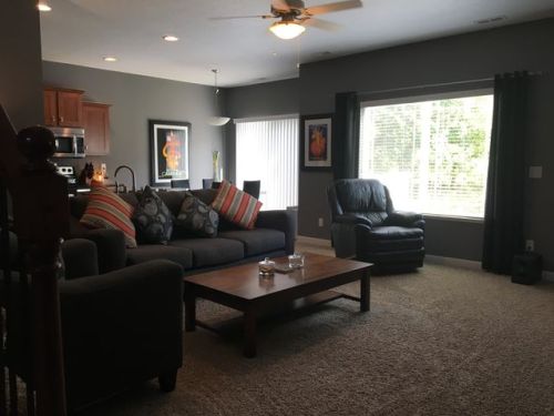 3409 84th St, Des Moines, IA 50322-7065