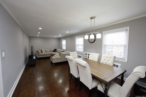 6 Robins Cres, New Rochelle NY  10801-1004 exterior
