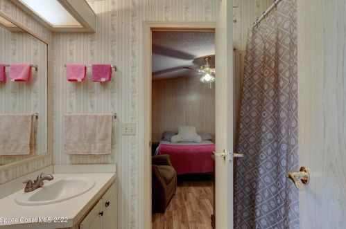 704 Silverthorn Ct, Sebastian FL  32976-7349 exterior