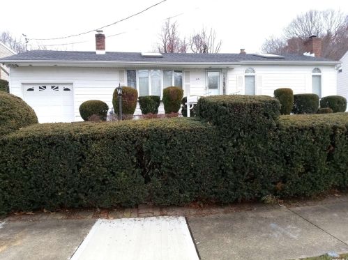 69 Singworth St, Muttontown, NY 11771-3705