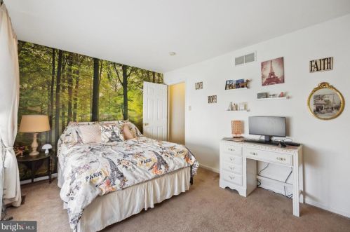 110 Richmond Ct, Harleysville PA  19438-3616 exterior