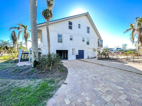 9027 Mockingbird Dr, Sanibel FL  33957-3609 exterior