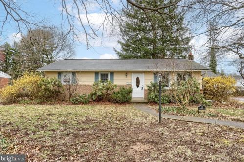 113 Orange St, Carlisle, PA 17013-2229