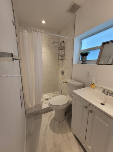 6350 3rd St, Hollywood, FL 33023-1213