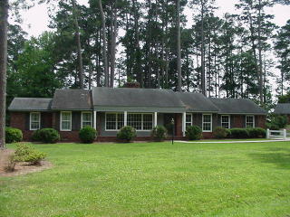 31 Hardwood Ln, Enfield, NC 27823-8026