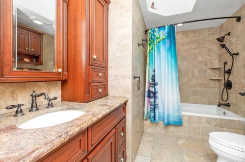 2111 Skipper Ct, North Bellmore NY  11710-3011 exterior