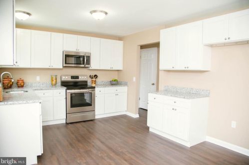 71 Honeysuckle Dr, Navy Sup Dpt PA 17050-3166 exterior