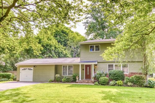11 Lauren Ave, Huntington Station, NY 11746-6613