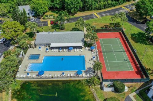 1372 Pine Ridge Cir, Tarpon Springs FL  34688-6458 exterior