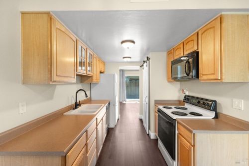 3036 Yulupa Ave, Santa Rosa CA  95405-8648 exterior