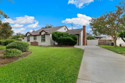 3076 Laramie Rd, Riverside, CA 92506-3228