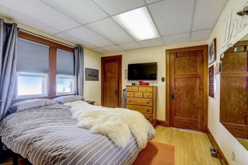 5006 Beloit Rd, Milwaukee WI 53214-5332 exterior