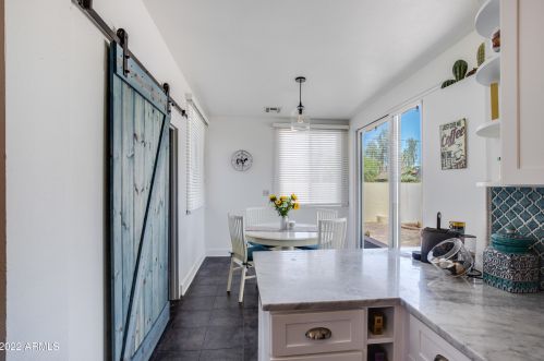 2506 10 St, Phoenix AZ 85024-4130 exterior