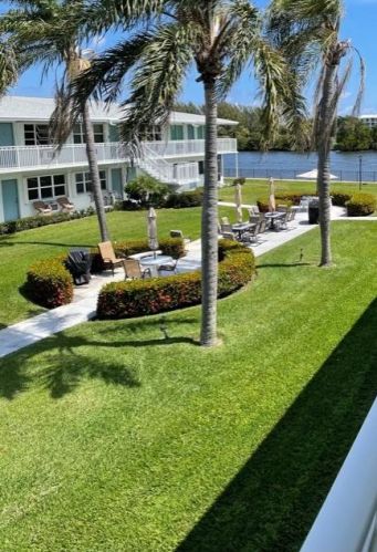 2570 Federal Hwy, Boynton Beach, FL 33435-7753