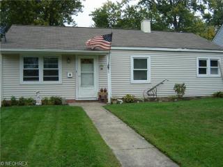 55 Grandmere Dr, Cleveland, OH 44146-3241