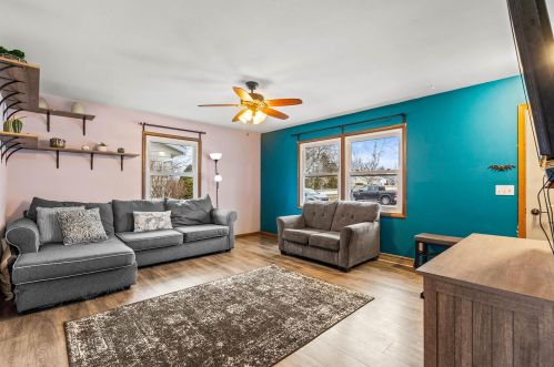 828 Lenora Dr, West Bend, WI 53090-2738