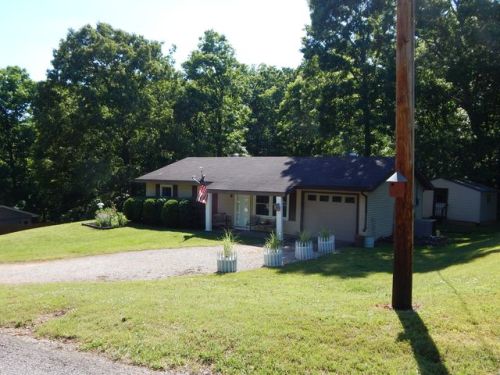 135 Saddletree Rd, Camden, TN 38320-7682
