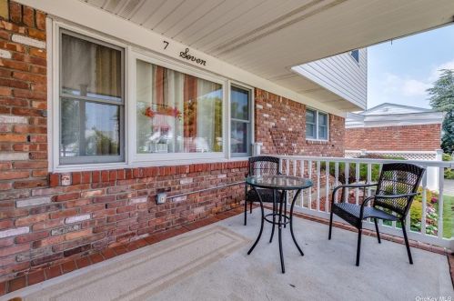 7 Westbury Ave, Hicksville, NY 11803-3411
