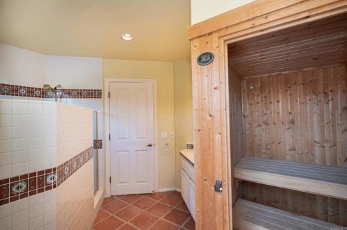 1129 Sugarbush Dr, Vista CA  92084-6605 exterior