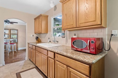 340 Santa Rosa Ave, Modesto CA  95354-1451 exterior
