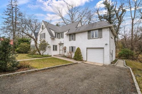 23 Lewis Ave, Hartsdale NY  10530-2803 exterior