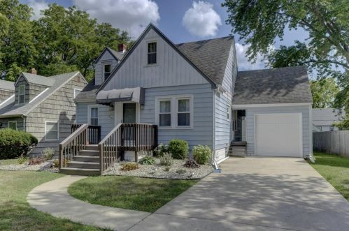 2124 Washington Cir, Hammond, IN 46321-3222
