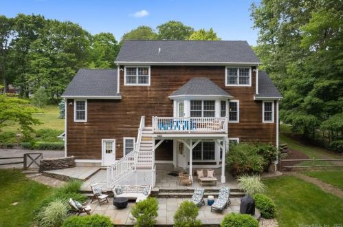 16 Saxony Ln, Woodbury CT  06798-2533 exterior