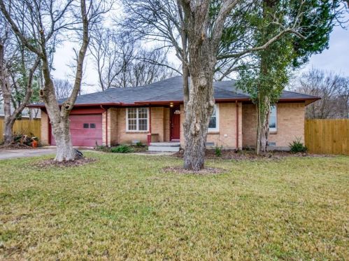 300 Oakwood Dr, Lancaster, TX 75146-2824