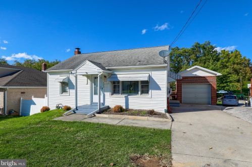 343 High St, Red Lion PA 17356-9255 exterior