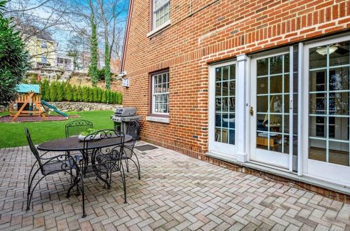 105 Pelhamdale Ave, New Rochelle NY  10803-2210 exterior