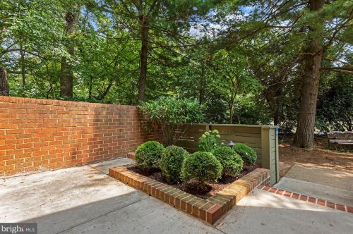 11639 Hunters Green Ct, Herndon, VA 20191-3520