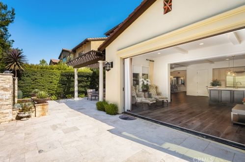 22 Shadybend, Irvine CA  92602-0844 exterior