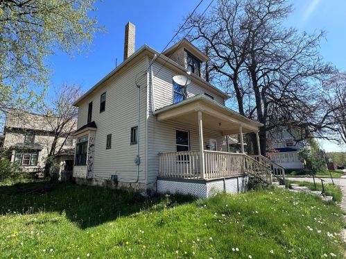 703 Prindle St, Hermitage, PA 16146-2756