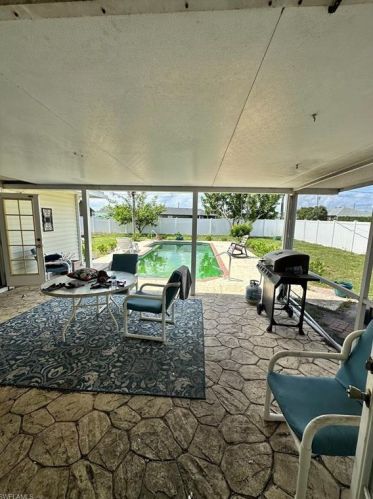 1614 12th St, Cape Coral, FL 33909-1719