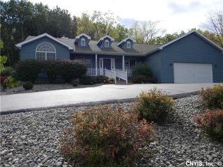 7954 Everglades Dr, Manlius, NY 13104-8501