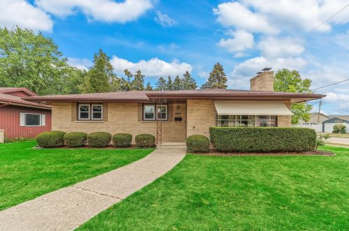 8057 15th Ave, Kenosha, WI 53143-6307