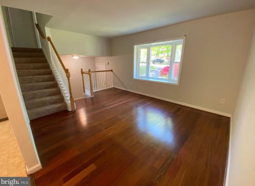 6022 Battlefield Green Dr, Fredericksburg VA  22407-6402 exterior