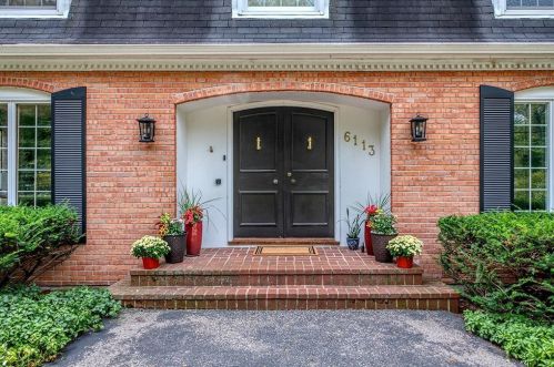 6113 Highlands Ave, Madison, WI 53705-1152