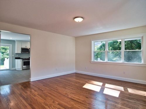 39 Cala Ave, Tiverton RI  02878-3214 exterior