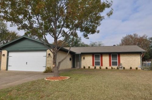 708 Midway Dr, Euless TX  76039-7546 exterior