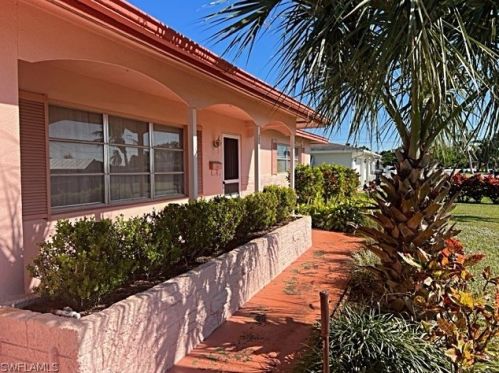 804 Hillside St, Lehigh Acres, FL 33936-7012