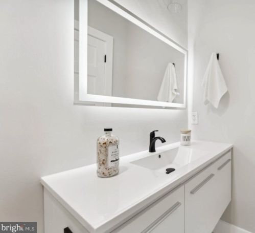 514 T St, Washington DC  20001-1997 exterior