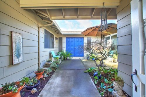 8861 Oakmont Dr, Santa Rosa, CA 95409-6452