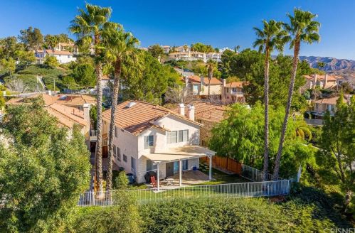 27705 Bacon Ct, Santa Clarita, CA 91351-3441