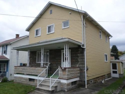 405 6th St, Windber, PA 15963-1314